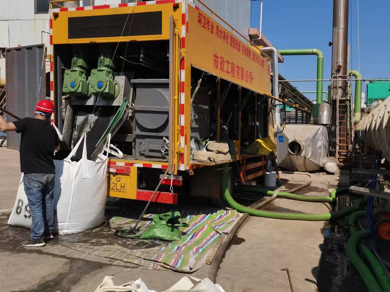 白马井镇淤泥压干处理